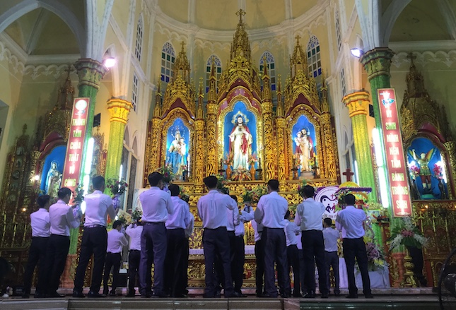 Thánh Thể làm nên Tháng Hoa rất Hưng Nghĩa